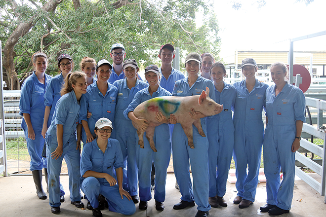 JCU-1904-rotation-student-1new-a4-pig