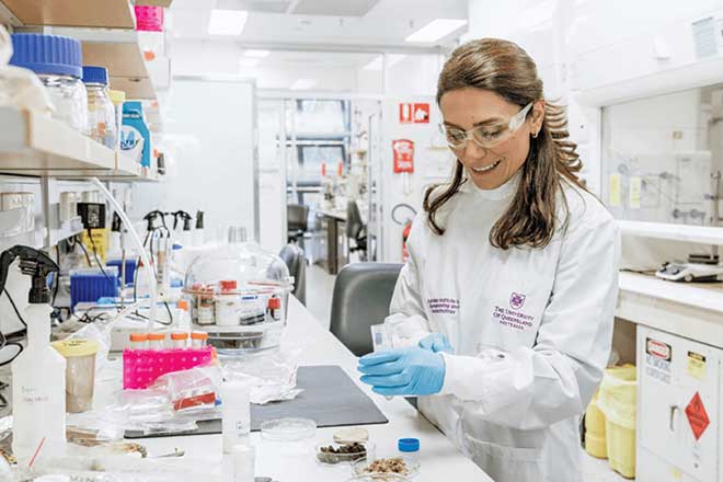 660px-2.-Dr-Nasim-Amiralian,-Group-Leader-of-the-Bio-Inspired-Materials-Group-at-the-University-of-Queensland. plastic